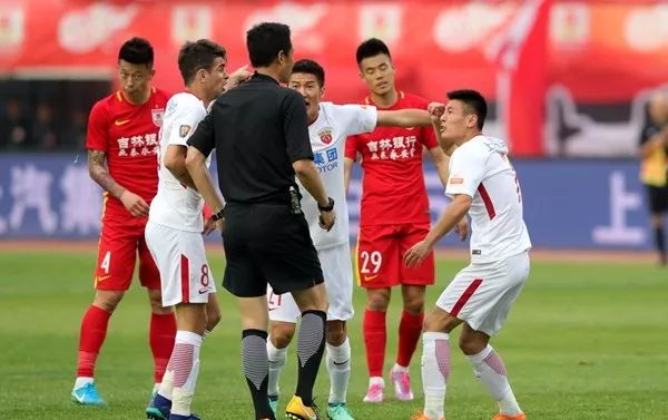 VAR判罚再引争议，格列兹曼对阵拜仁裁判判点引发巨大争议的简单介绍