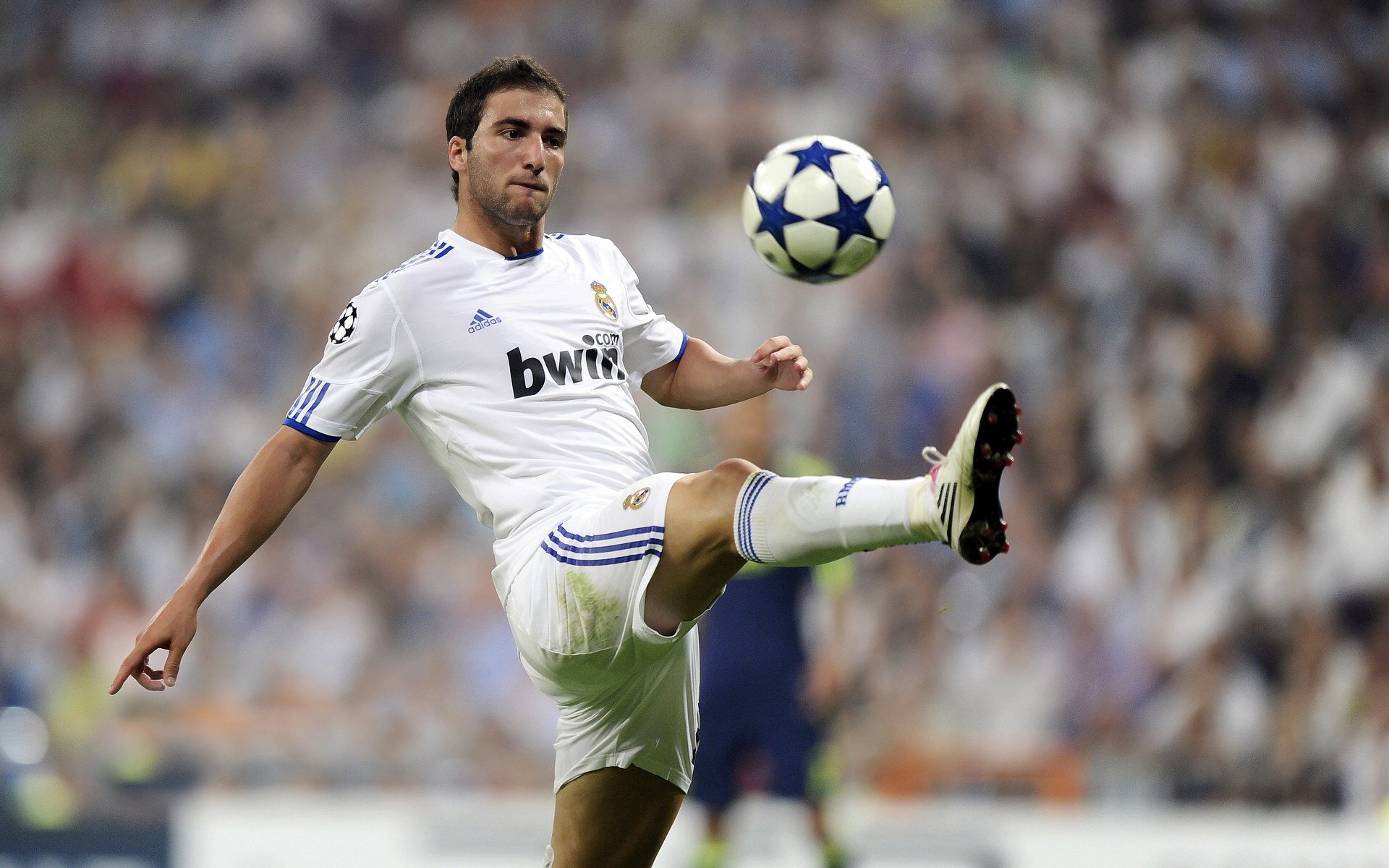 年终总决赛首回合激情夜！辛纳里突外投，切尔西横扫利物浦